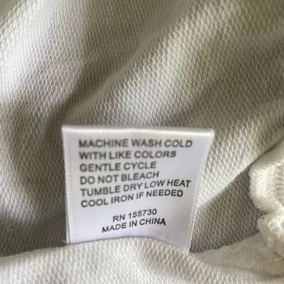 Jane and Delancey womens drawstring elastic waist shorts. Size L - Picture 6 of 7